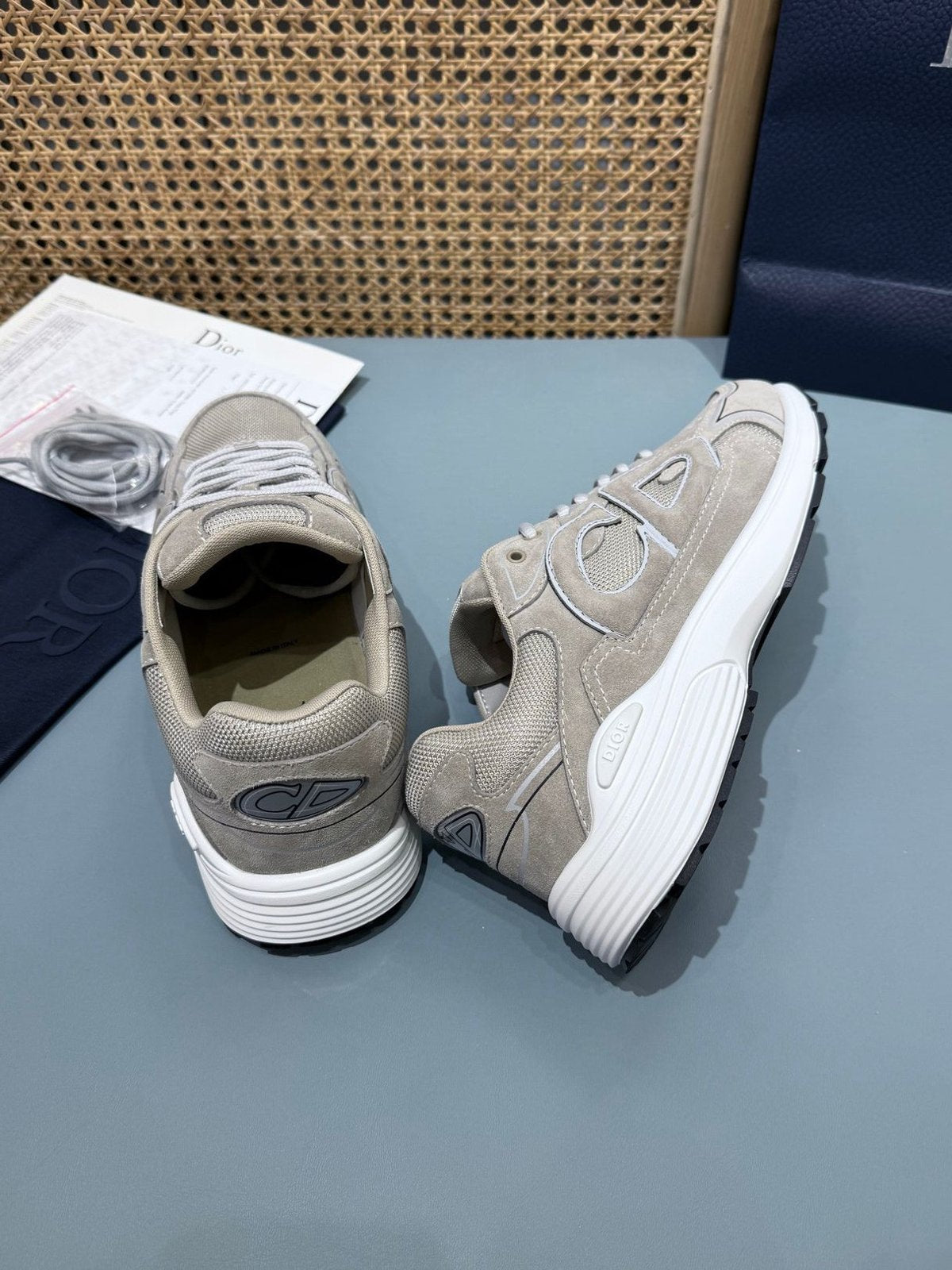 Sneakers B30 'Taupe' — vue 23