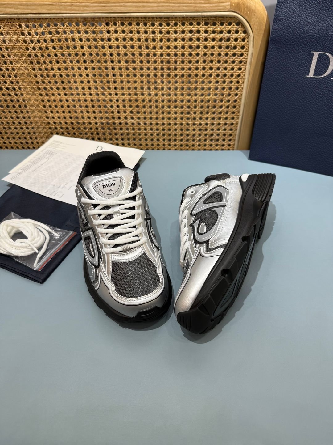 Sneakers B30 'Argent et Noir' — vue 6