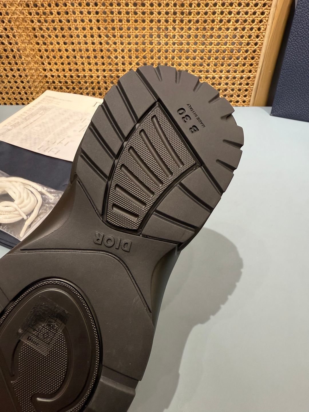 Sneakers B30 'Argent et Noir' — vue 12