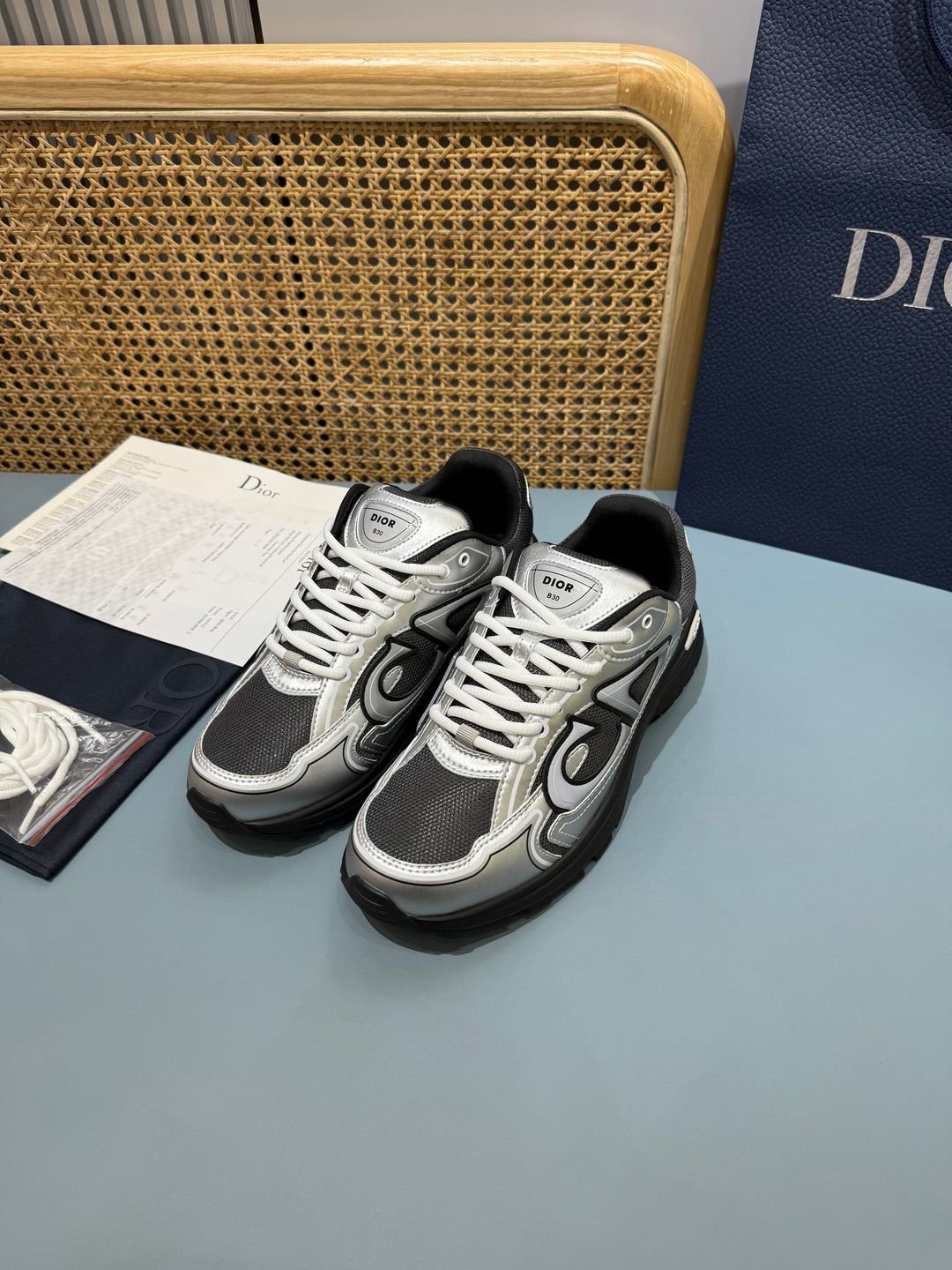 Sneakers B30 'Argent et Noir' — vue 17