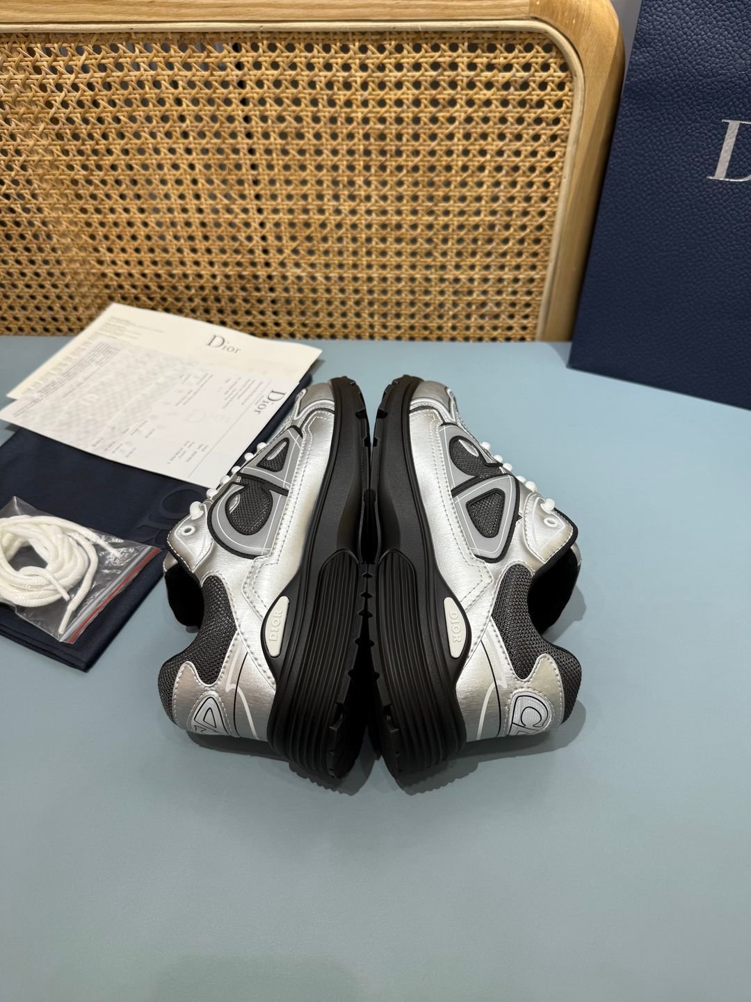 Sneakers B30 'Argent et Noir' — vue 21
