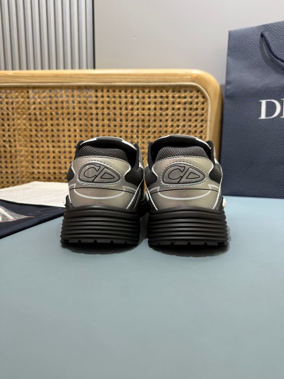 Sneakers B30 'Argent et Noir' — vue 22
