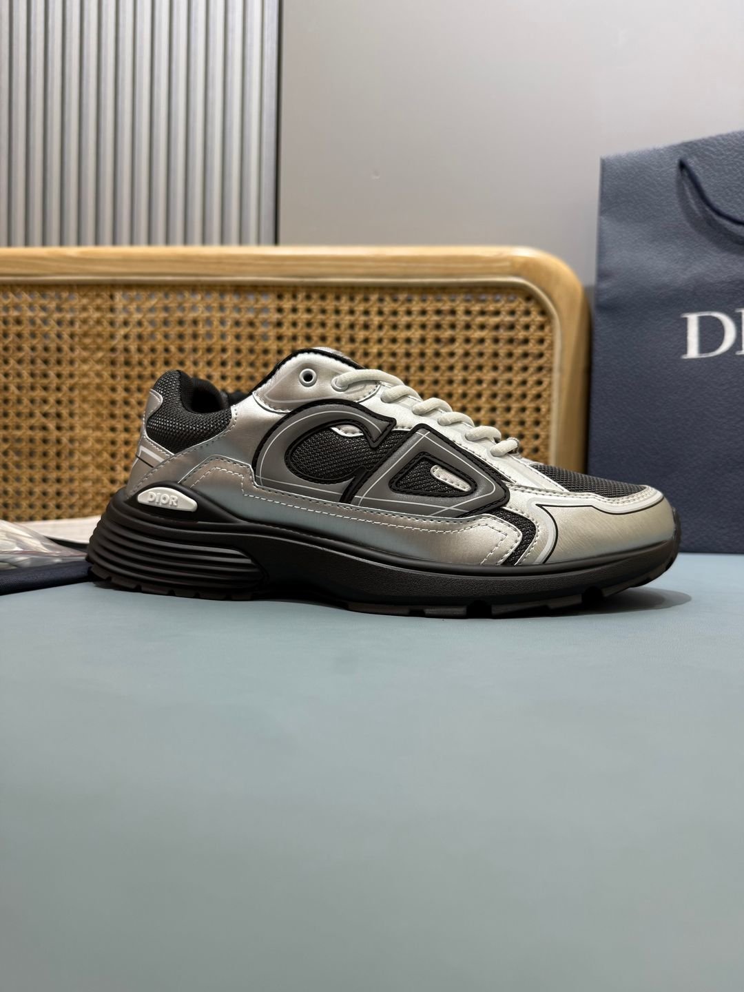 Sneakers B30 'Argent et Noir' — vue 23