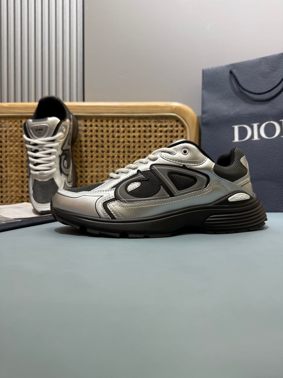 Sneakers B30 'Argent et Noir' — vue 26