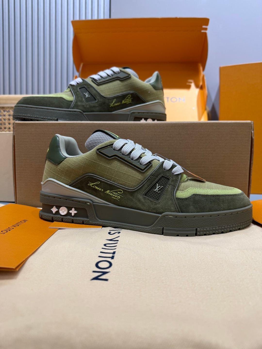 Sneakers Trainer 'Kaki Vert' — vue 2