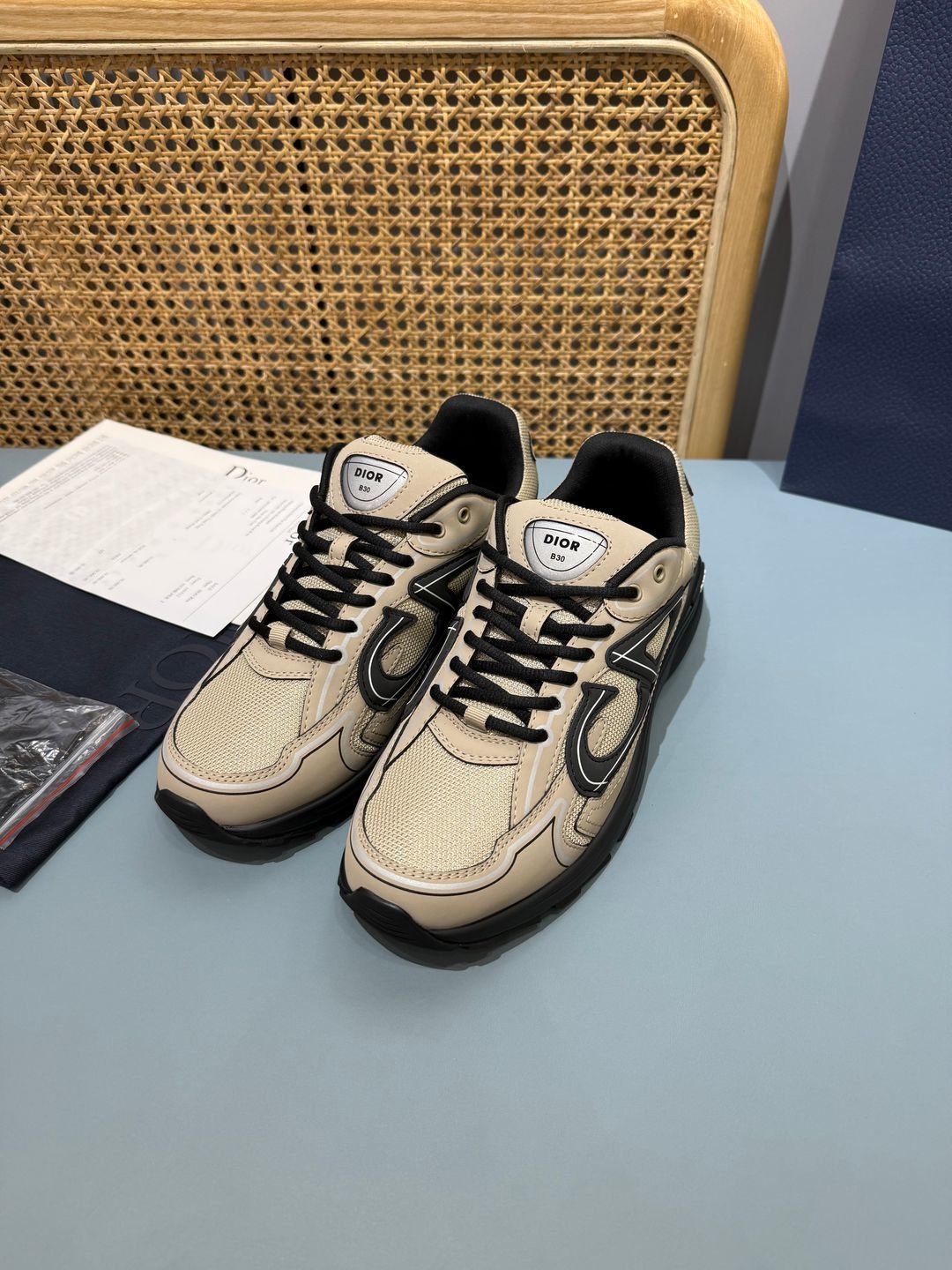 Sneakers B30 'Beige et Noir' — vue 16