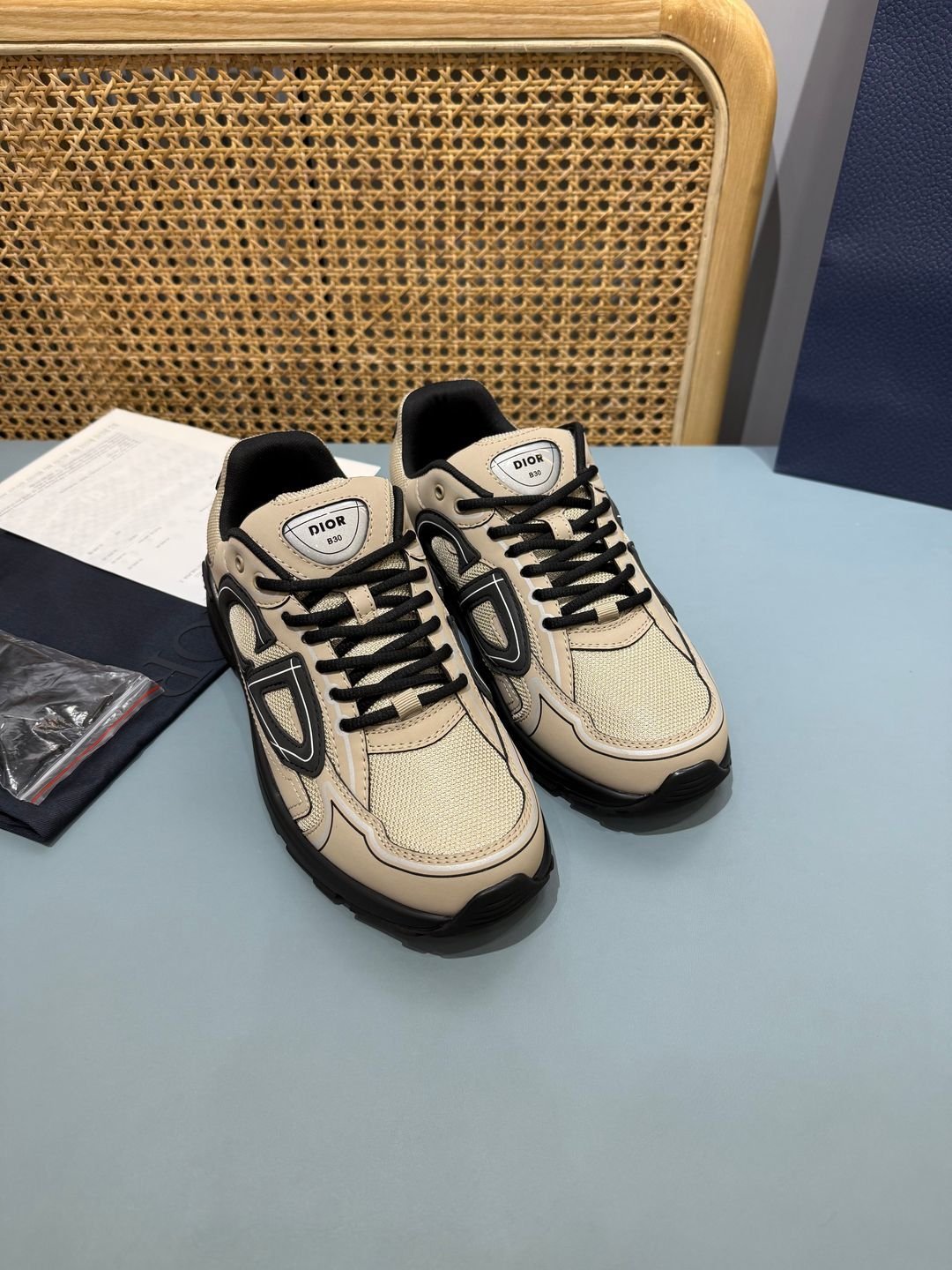 Sneakers B30 'Beige et Noir' — vue 17