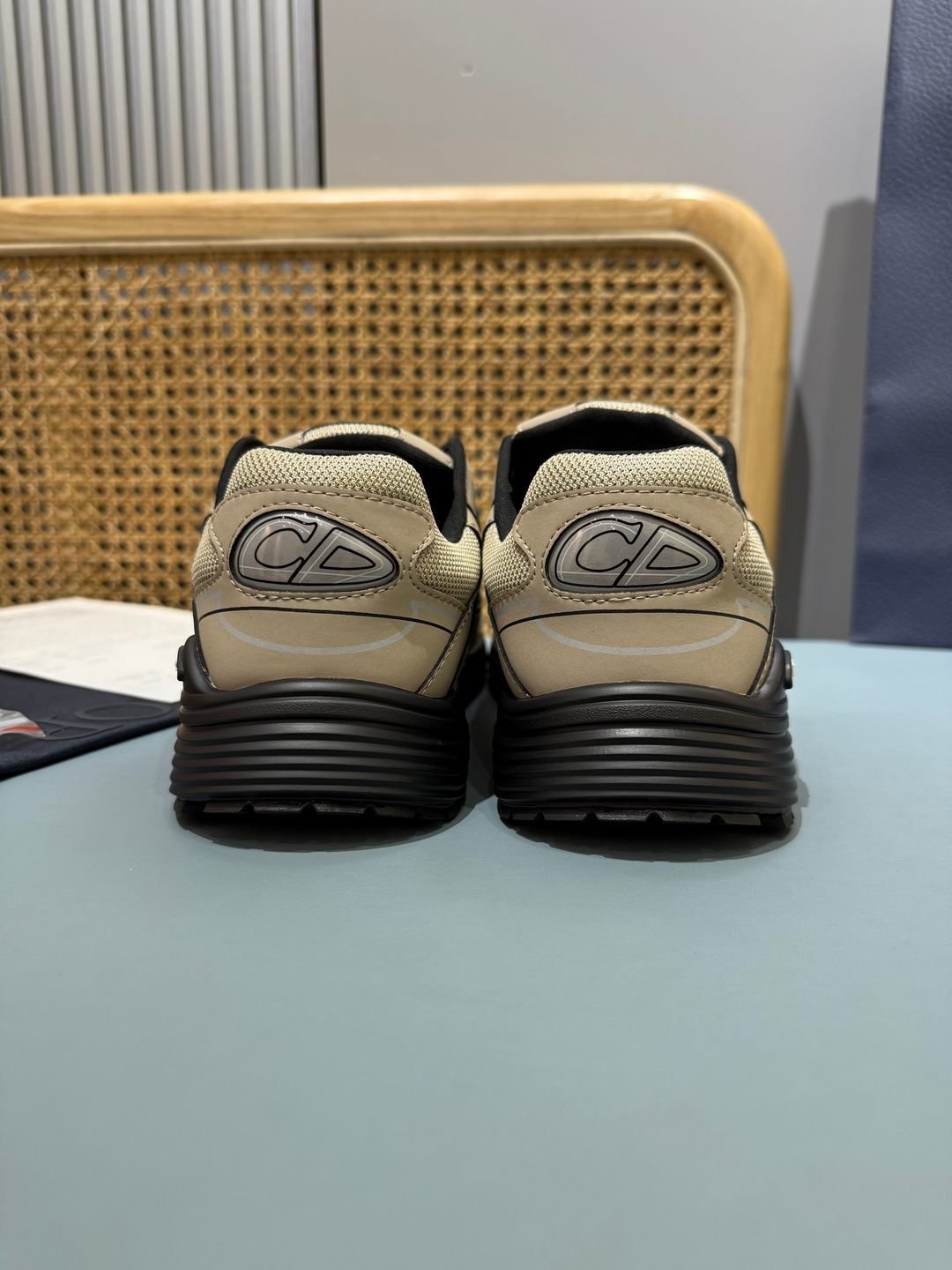 Sneakers B30 'Beige et Noir' — vue 20
