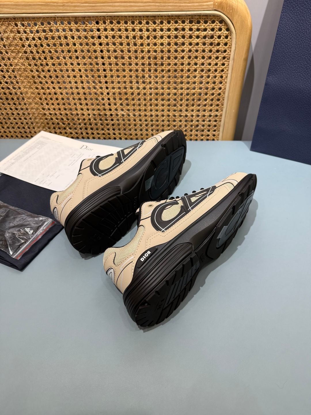 Sneakers B30 'Beige et Noir' — vue 22
