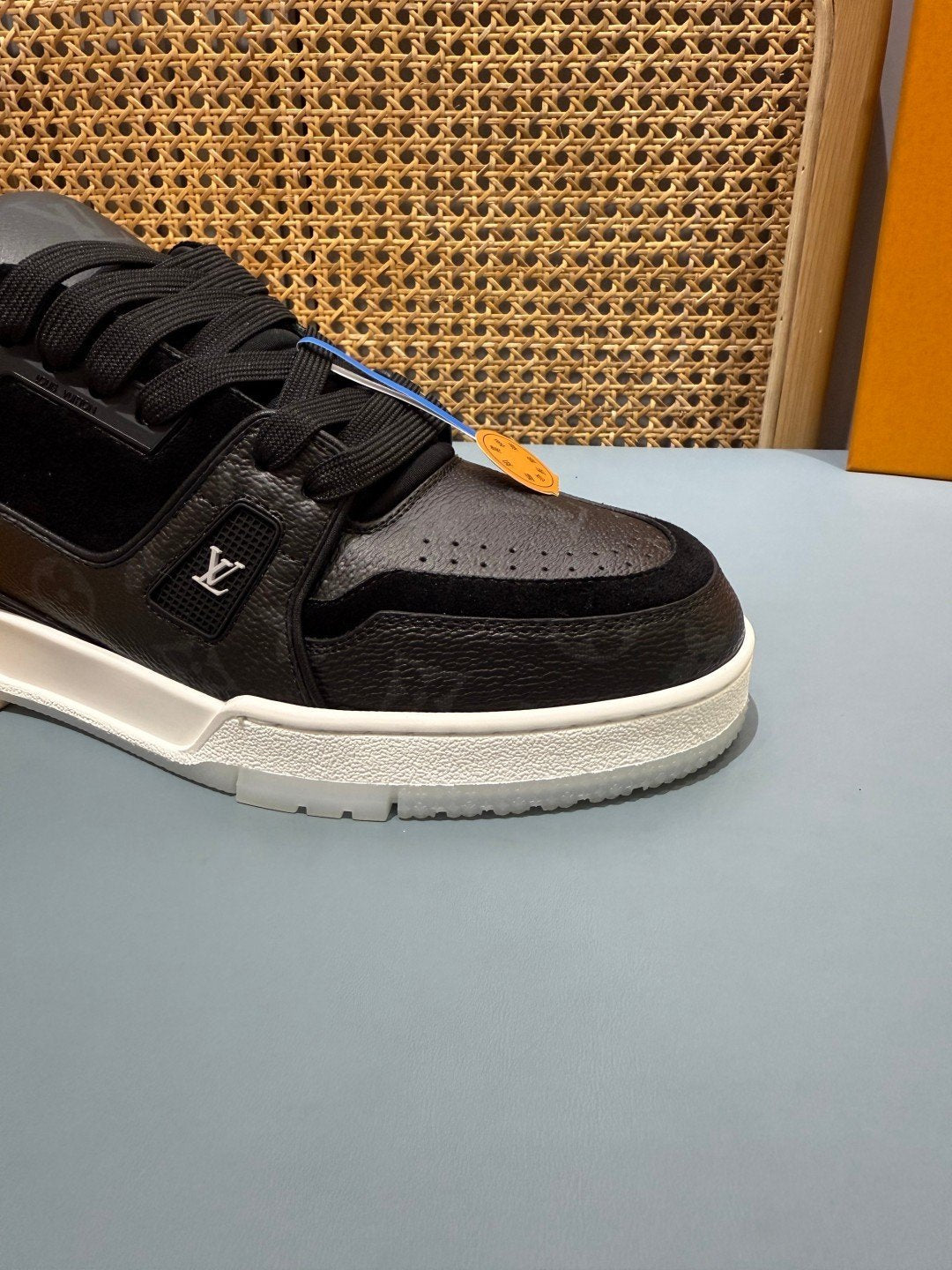 Sneakers Trainer 'Noir Semelle Blanche' — vue 13