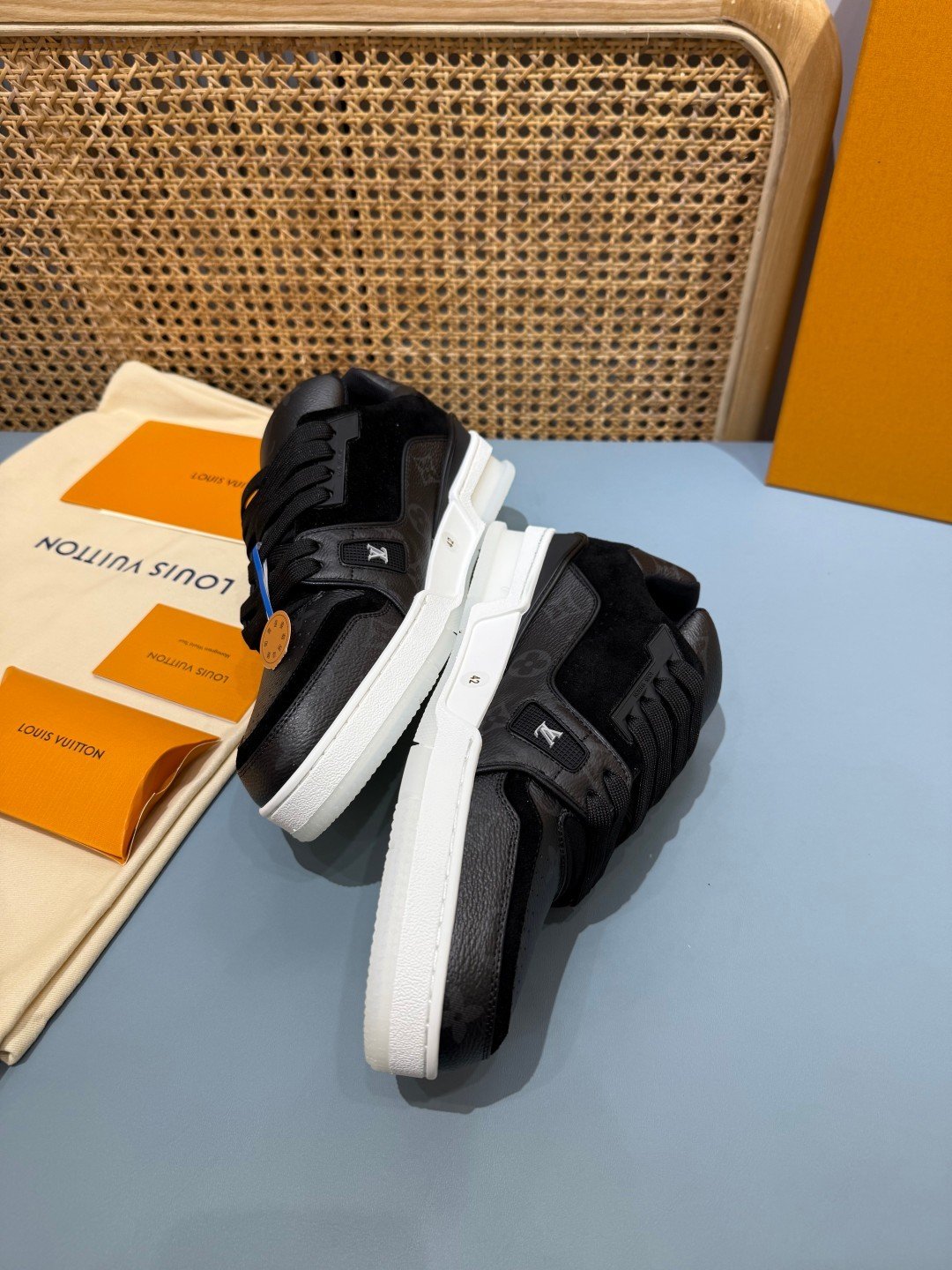 Sneakers Trainer 'Noir Semelle Blanche' — vue 15