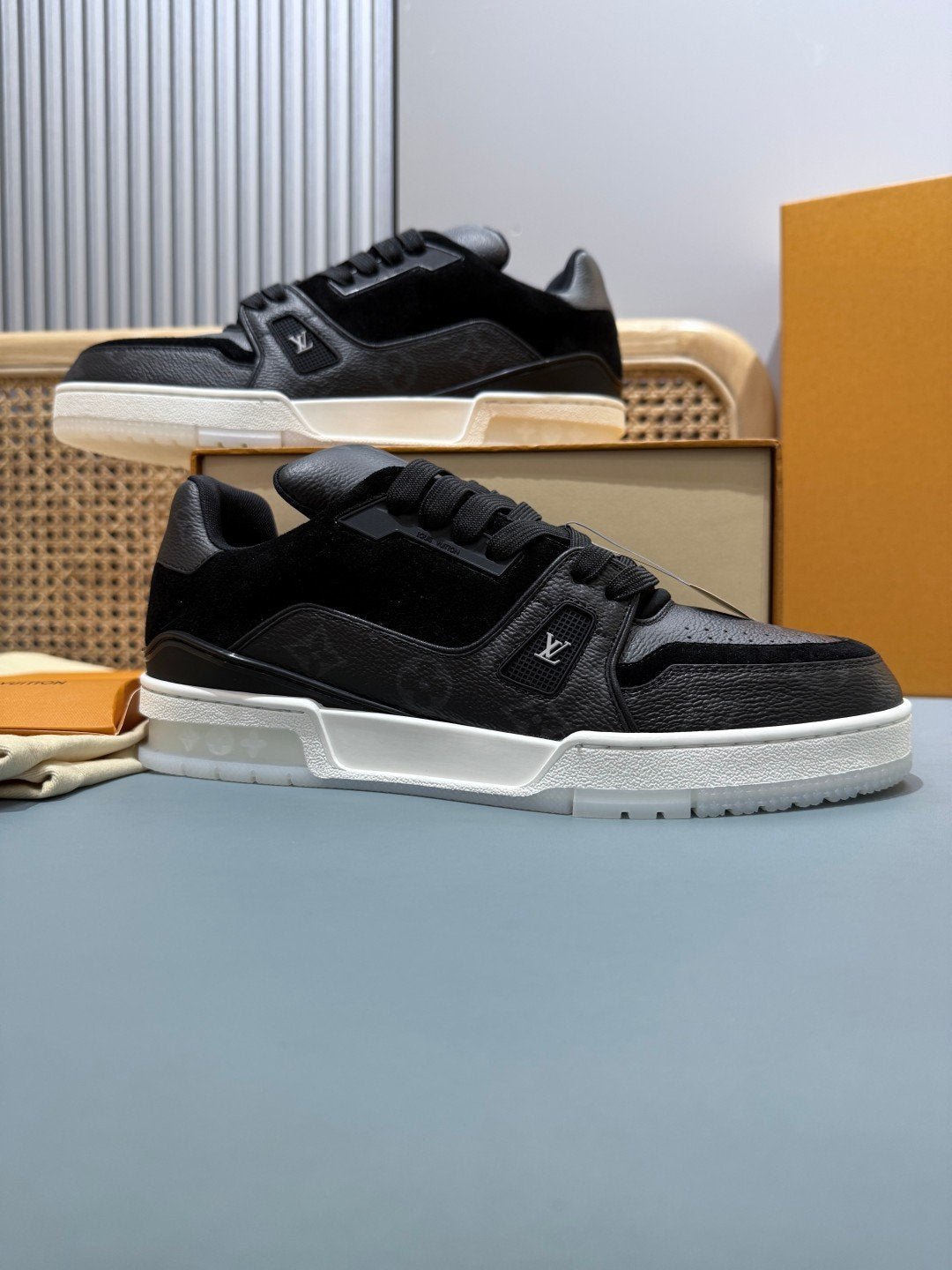 Sneakers Trainer 'Noir Semelle Blanche' — vue 31