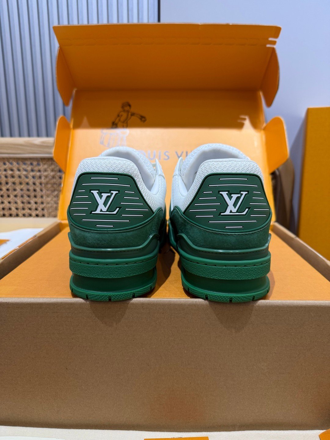 Sneakers Trainer 'Vert Bouteille' — vue 3