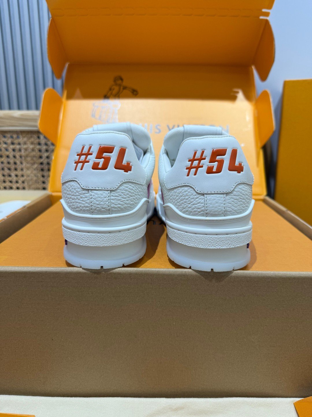 Sneakers Trainer 'Blanc Rouge #5L' — vue 3