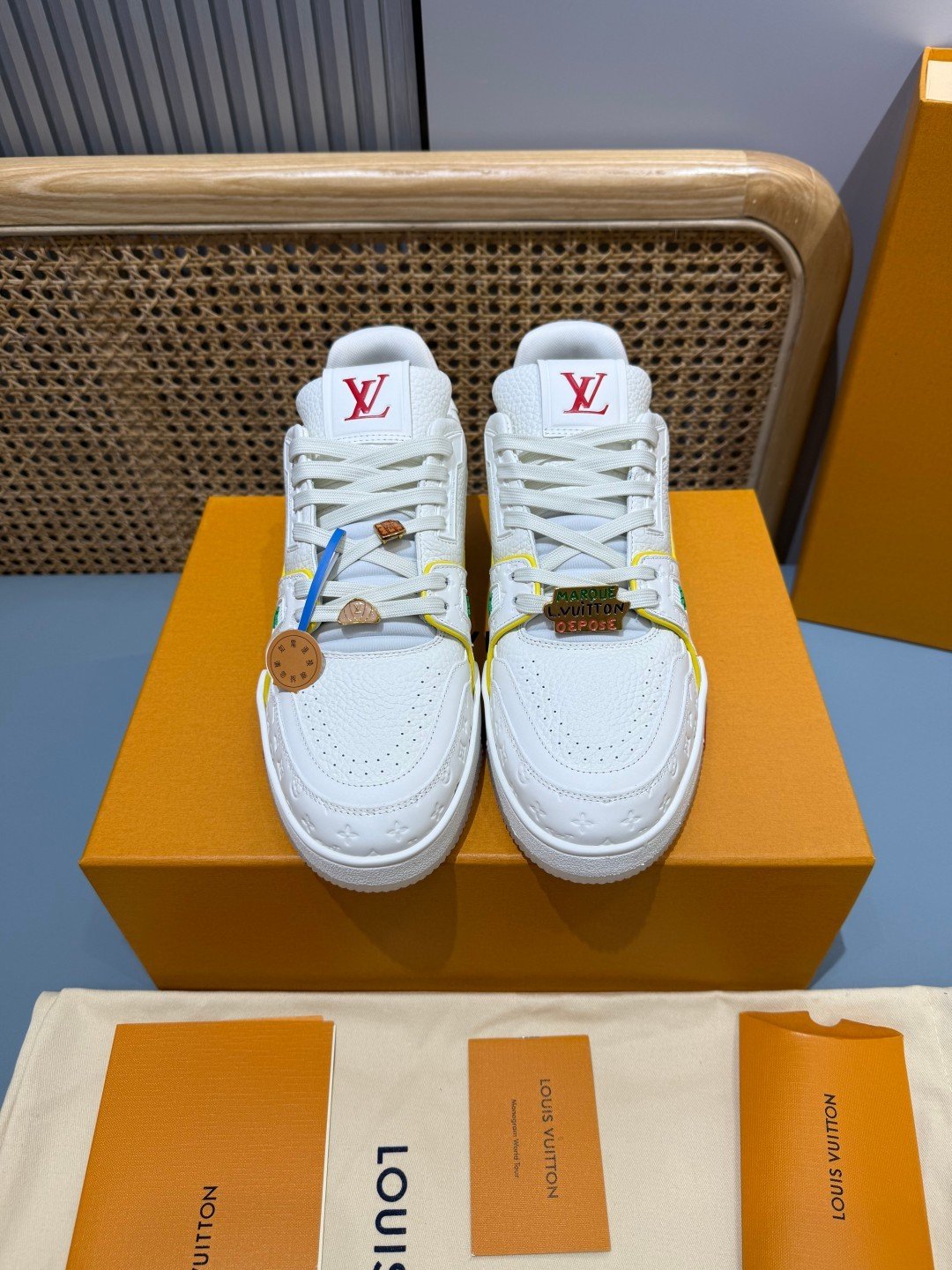 Sneakers Trainer 'Blanc Multicolore Brodé' — vue 4