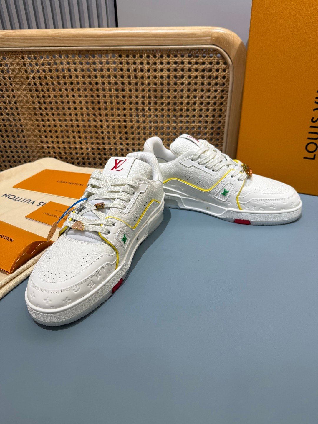 Sneakers Trainer 'Blanc Multicolore Brodé' — vue 7