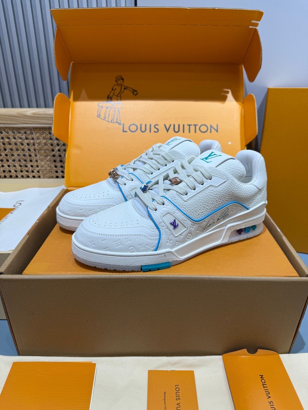 Sneakers Trainer 'Blanc Bleu Glacier' — vue 4