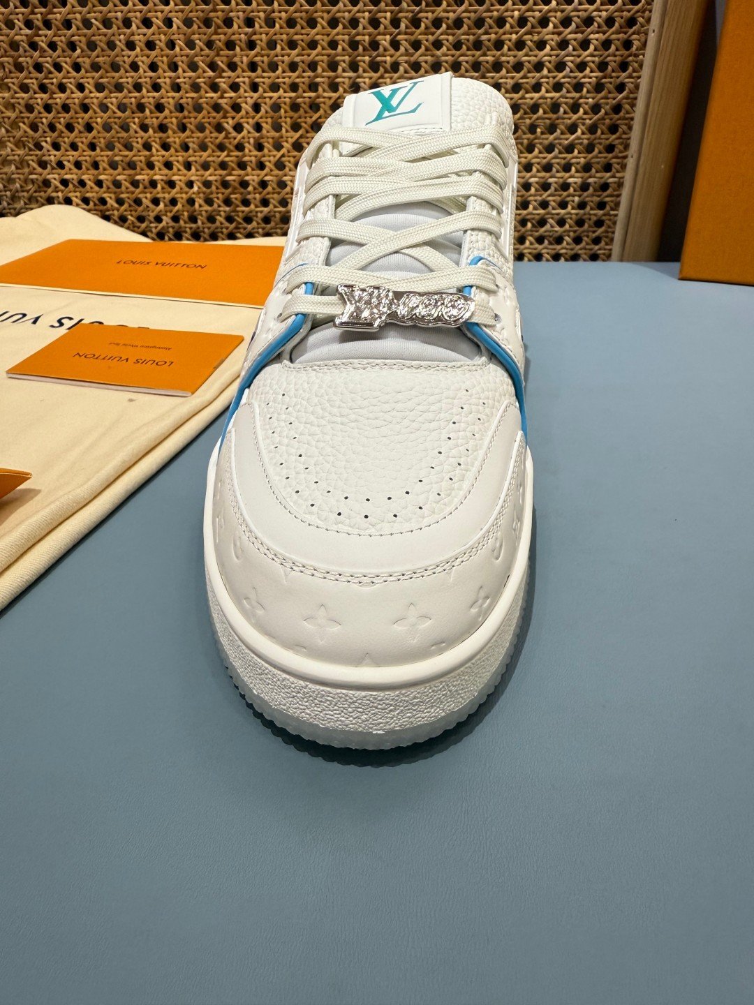 Sneakers Trainer 'Blanc Bleu Glacier' — vue 8