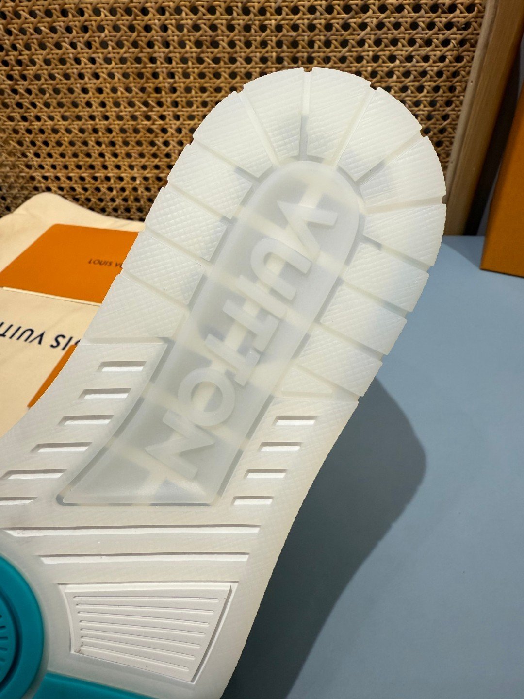 Sneakers Trainer 'Blanc Bleu Glacier' — vue 10