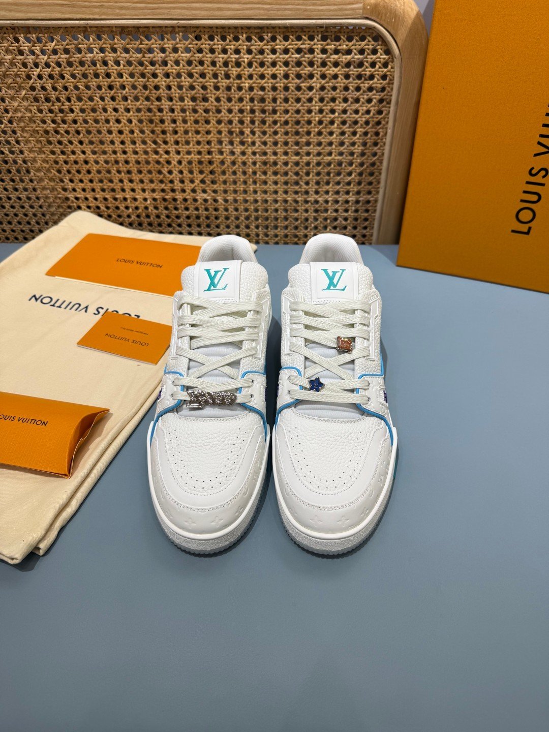 Sneakers Trainer 'Blanc Bleu Glacier' — vue 17