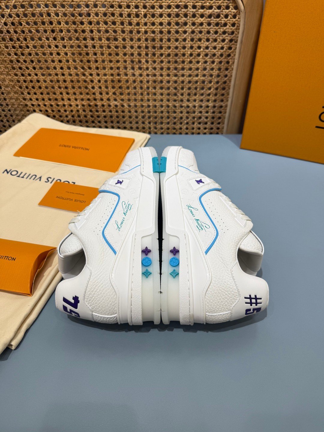 Sneakers Trainer 'Blanc Bleu Glacier' — vue 19