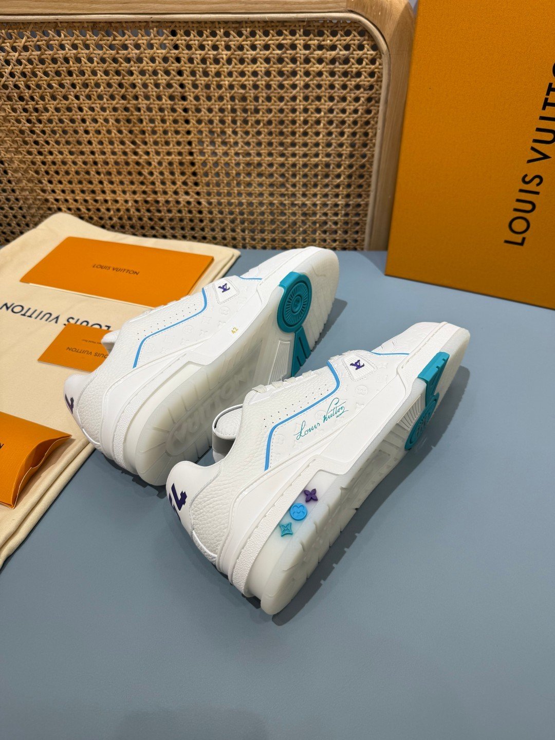 Sneakers Trainer 'Blanc Bleu Glacier' — vue 22