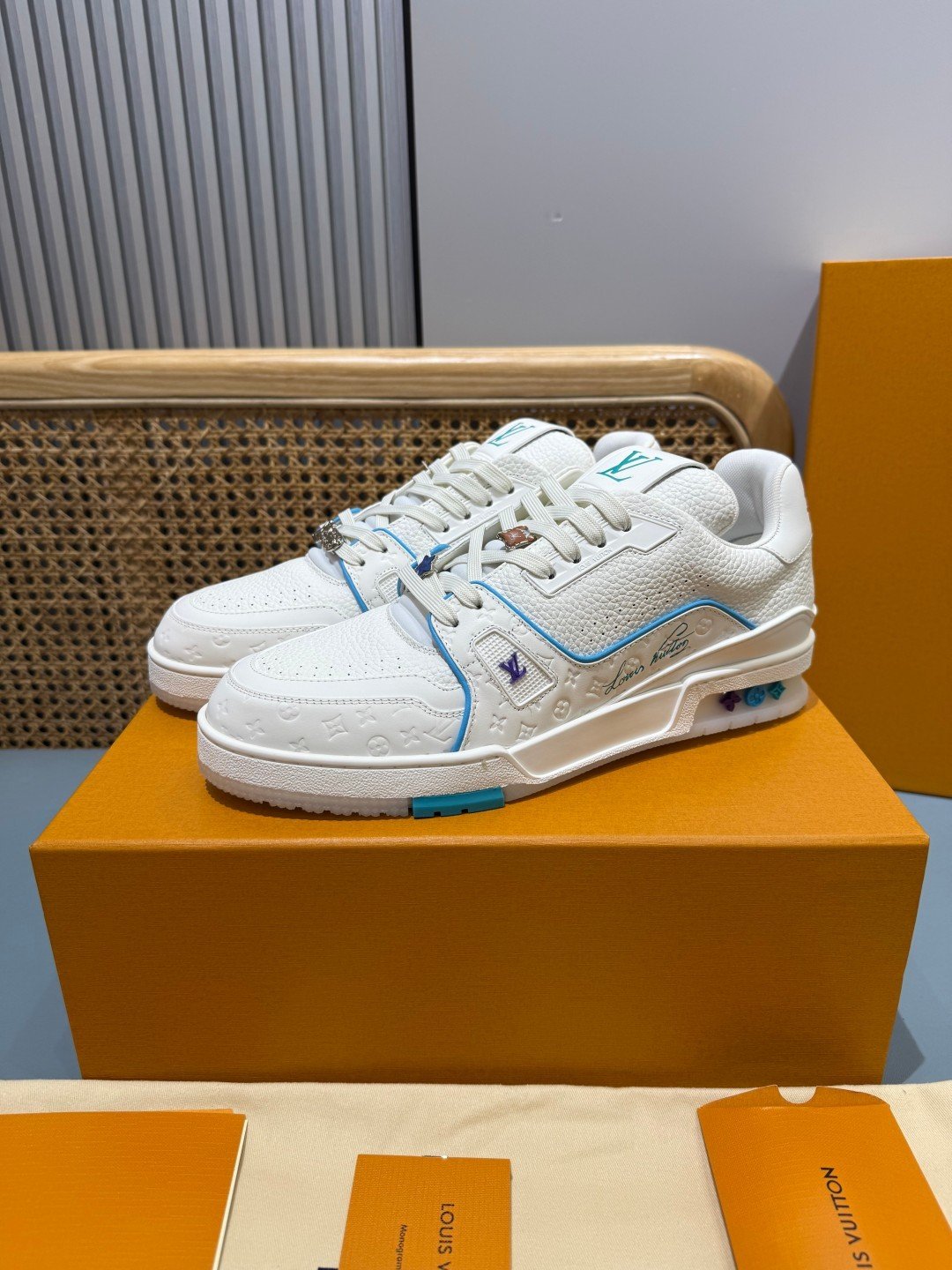 Sneakers Trainer 'Blanc Bleu Glacier' — vue 28