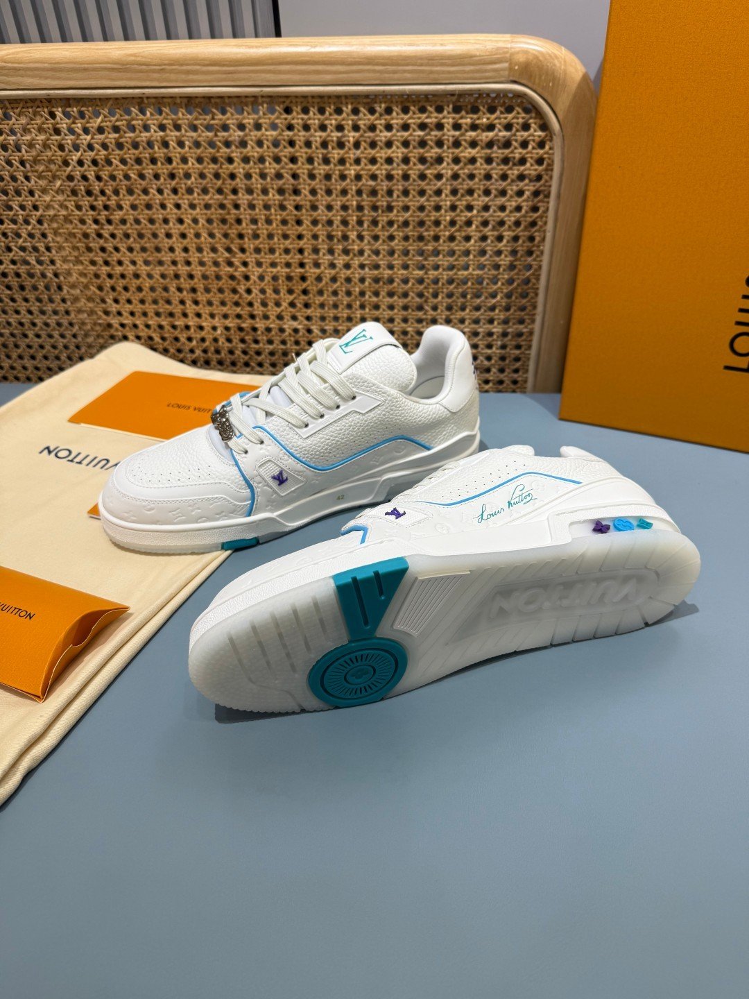 Sneakers Trainer 'Blanc Bleu Glacier' — vue 33