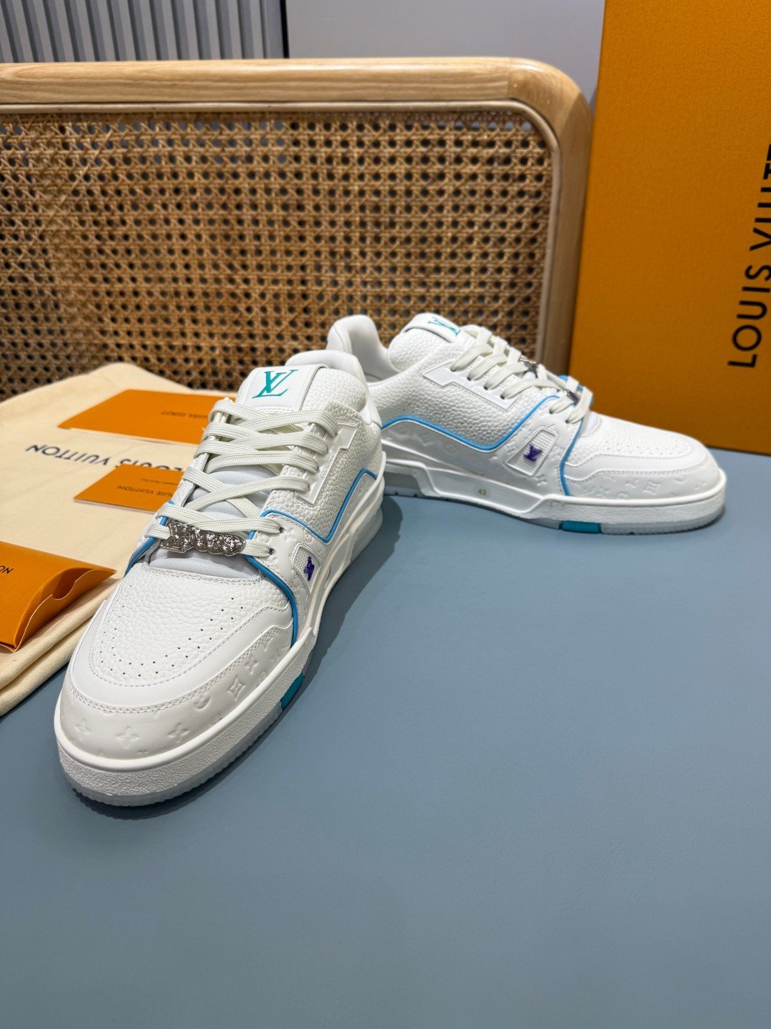 Sneakers Trainer 'Blanc Bleu Glacier' — vue 34