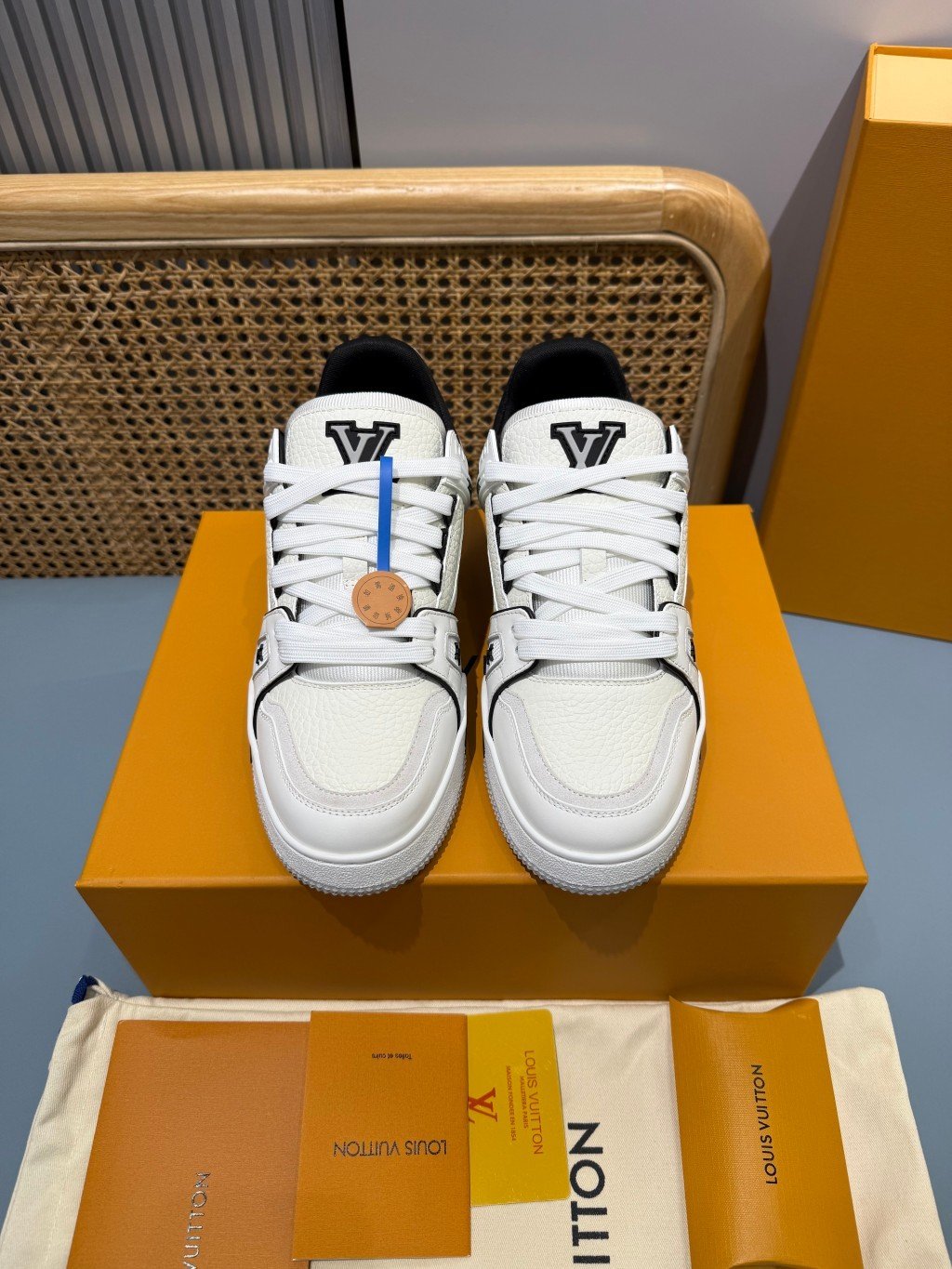 Sneakers Trainer 'Blanc Noir Liseré' — vue 4