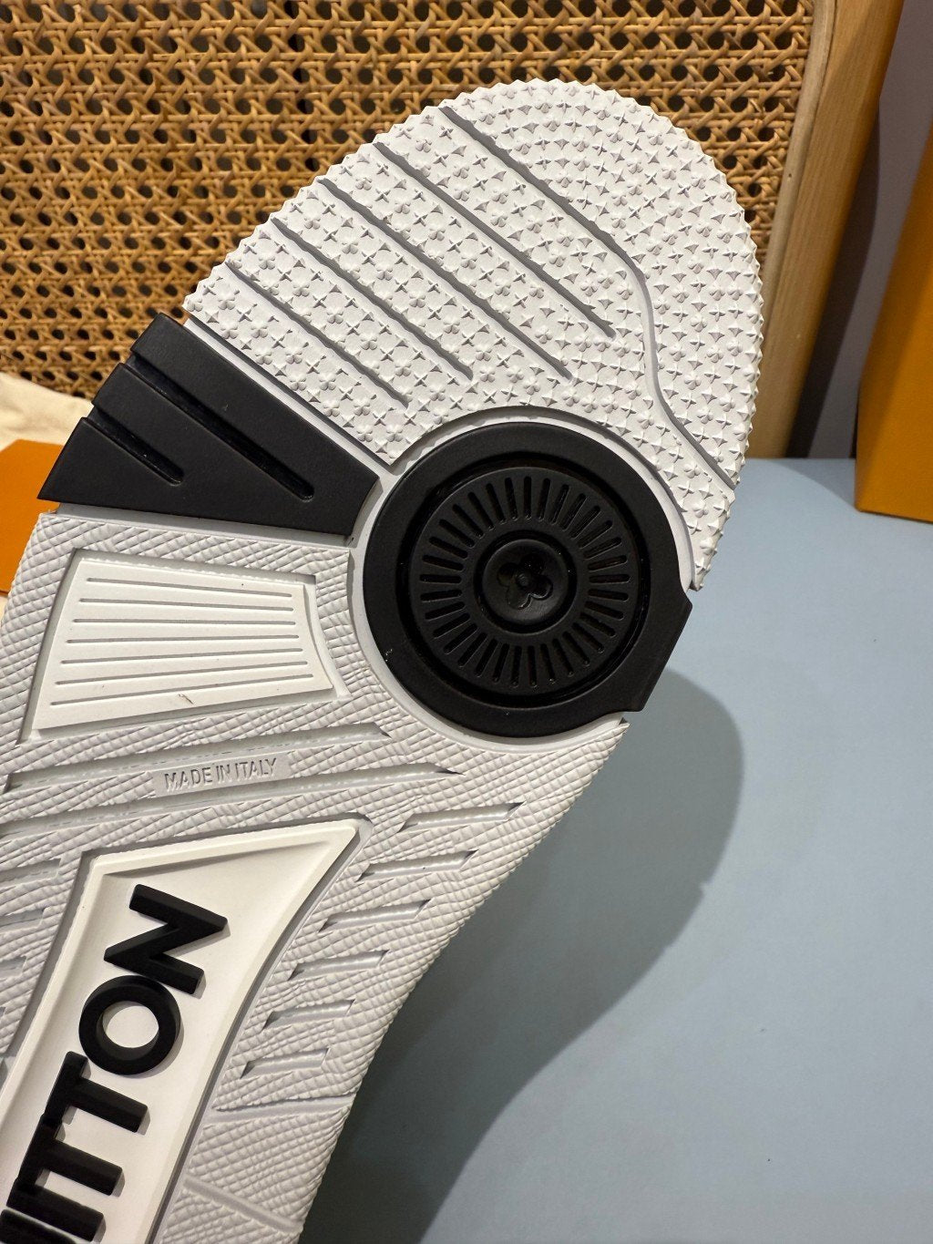 Sneakers Trainer 'Blanc Noir Liseré' — vue 6