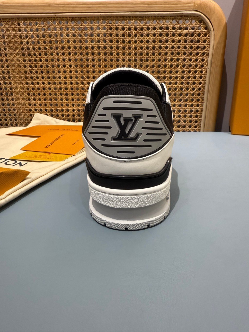Sneakers Trainer 'Blanc Noir Liseré' — vue 9