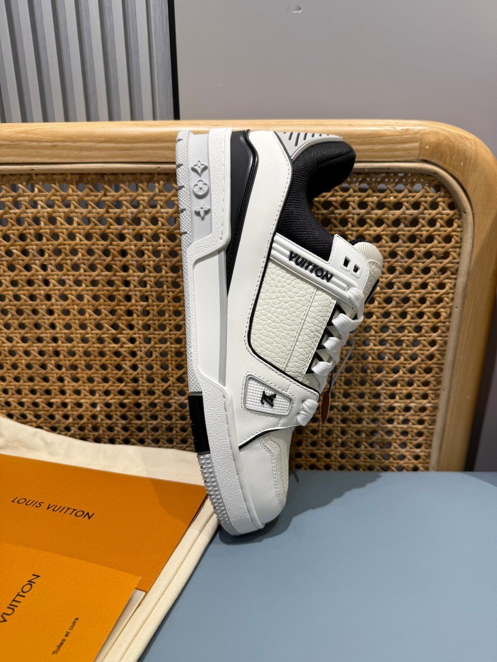 Sneakers Trainer 'Blanc Noir Liseré' — vue 13