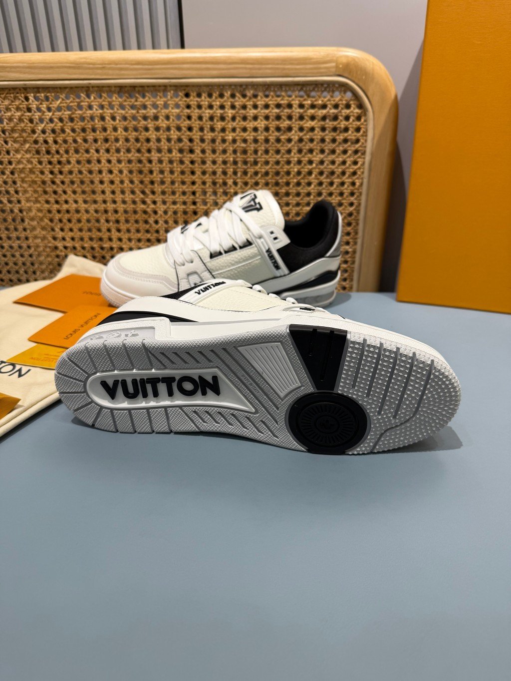 Sneakers Trainer 'Blanc Noir Liseré' — vue 18