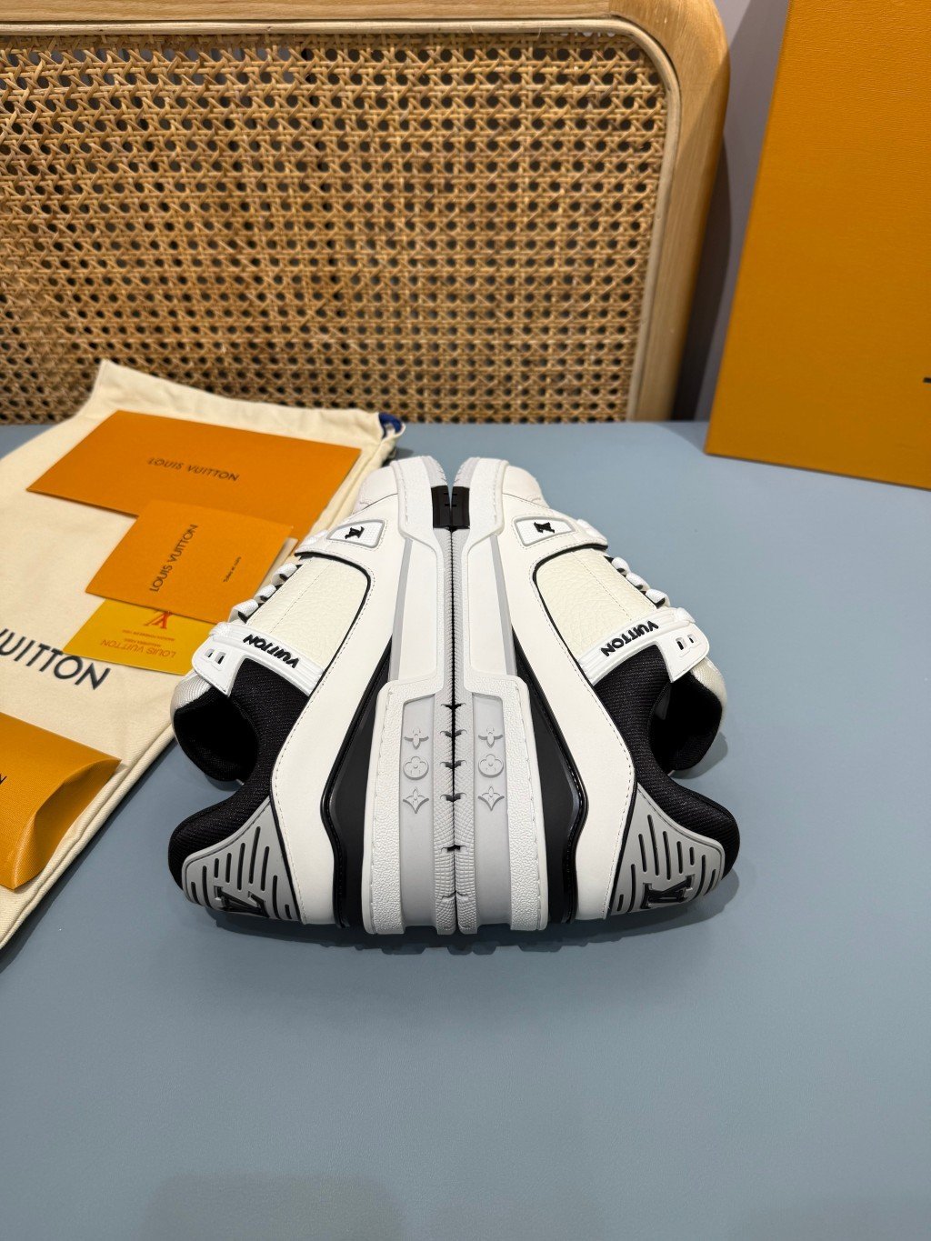 Sneakers Trainer 'Blanc Noir Liseré' — vue 19