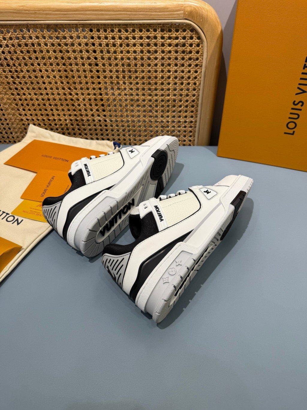 Sneakers Trainer 'Blanc Noir Liseré' — vue 22