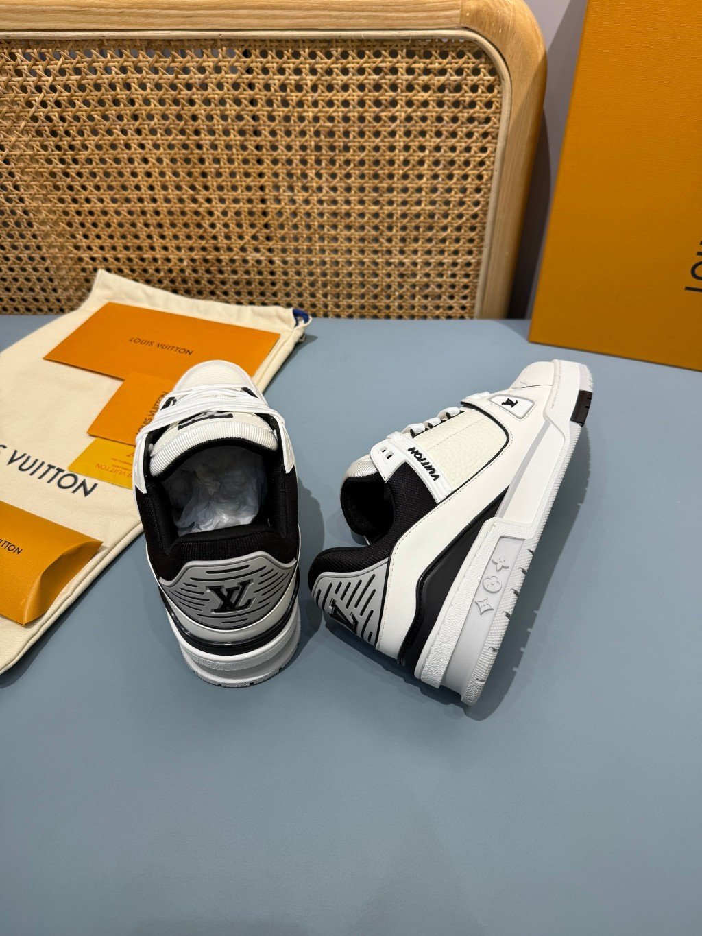 Sneakers Trainer 'Blanc Noir Liseré' — vue 23