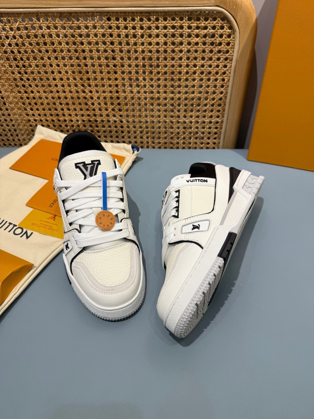 Sneakers Trainer 'Blanc Noir Liseré' — vue 25