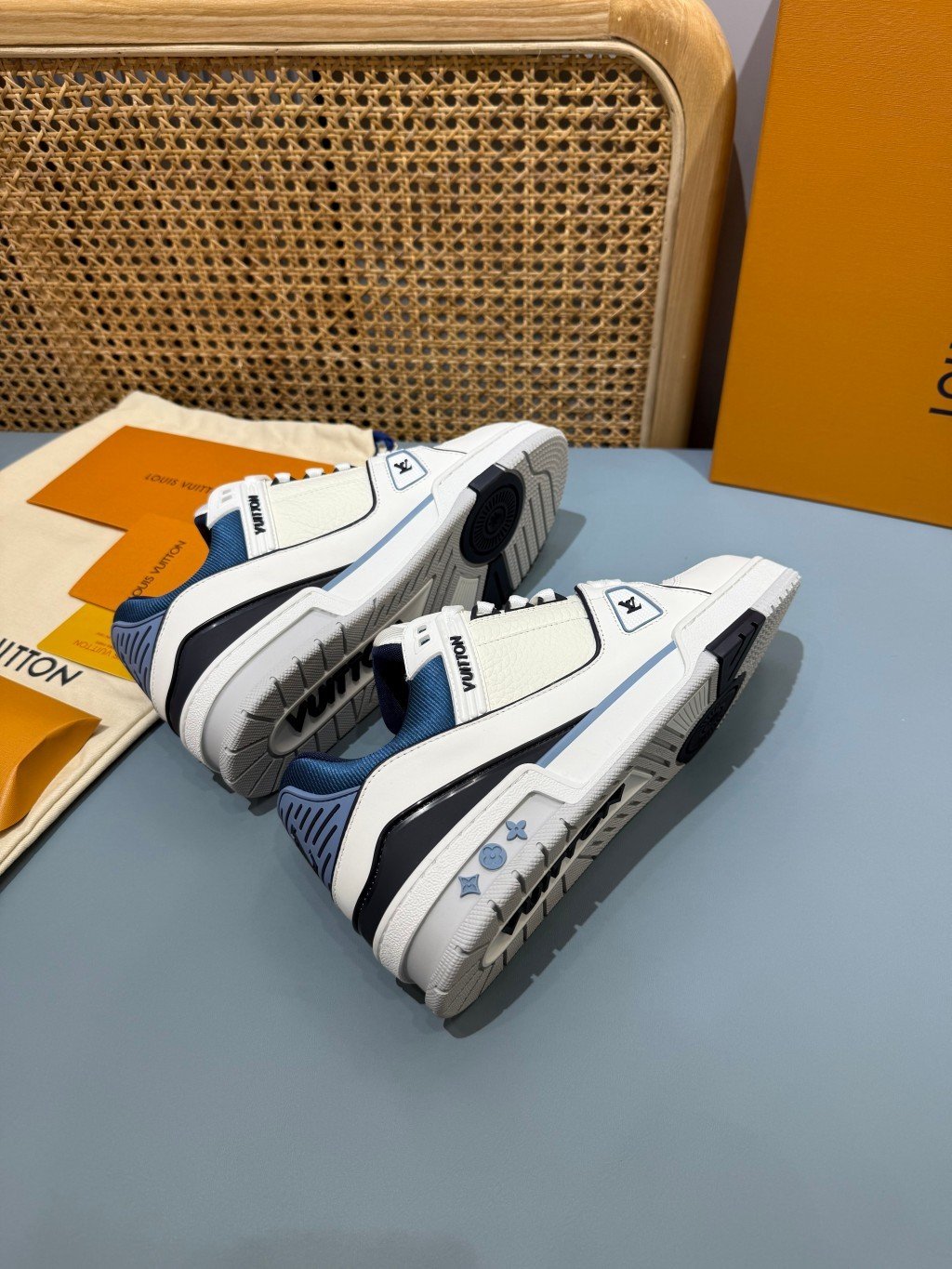 Sneakers Trainer 'Blanc Marine Liseré' — vue 22