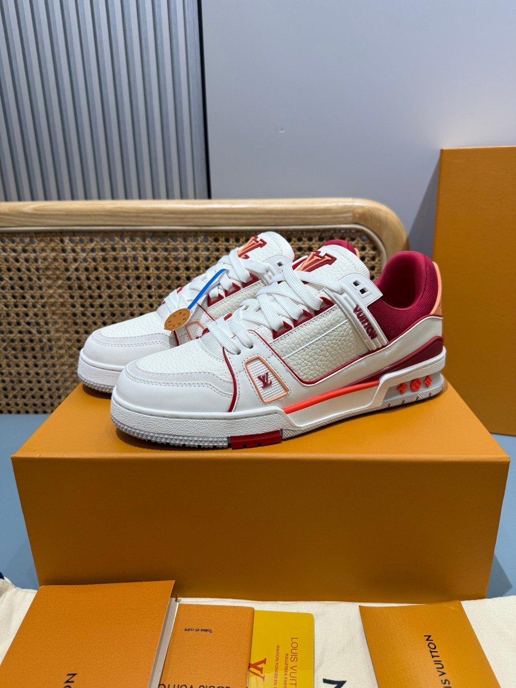 Sneakers Trainer 'Blanc Rouge Liseré Fin' — vue 3