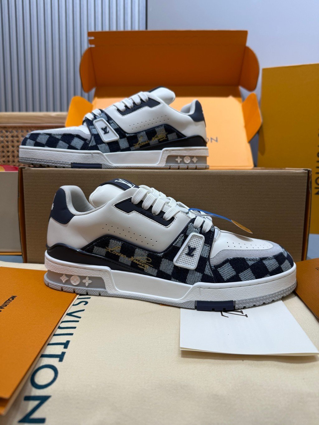 Sneakers Trainer 'Blanc Noir Zébré' — vue 2