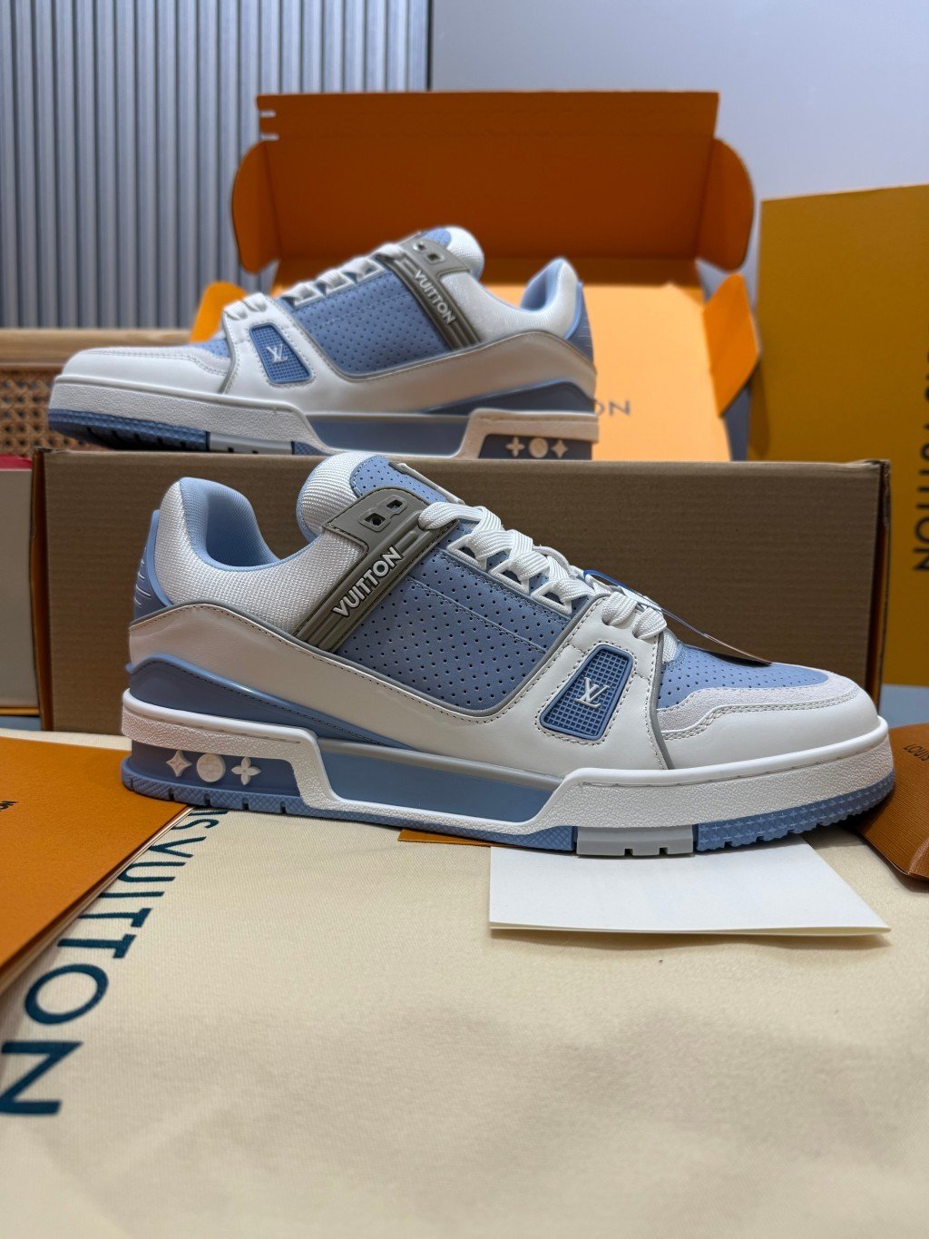 Sneakers Trainer 'Blanc Bleu Pastel' — vue 2