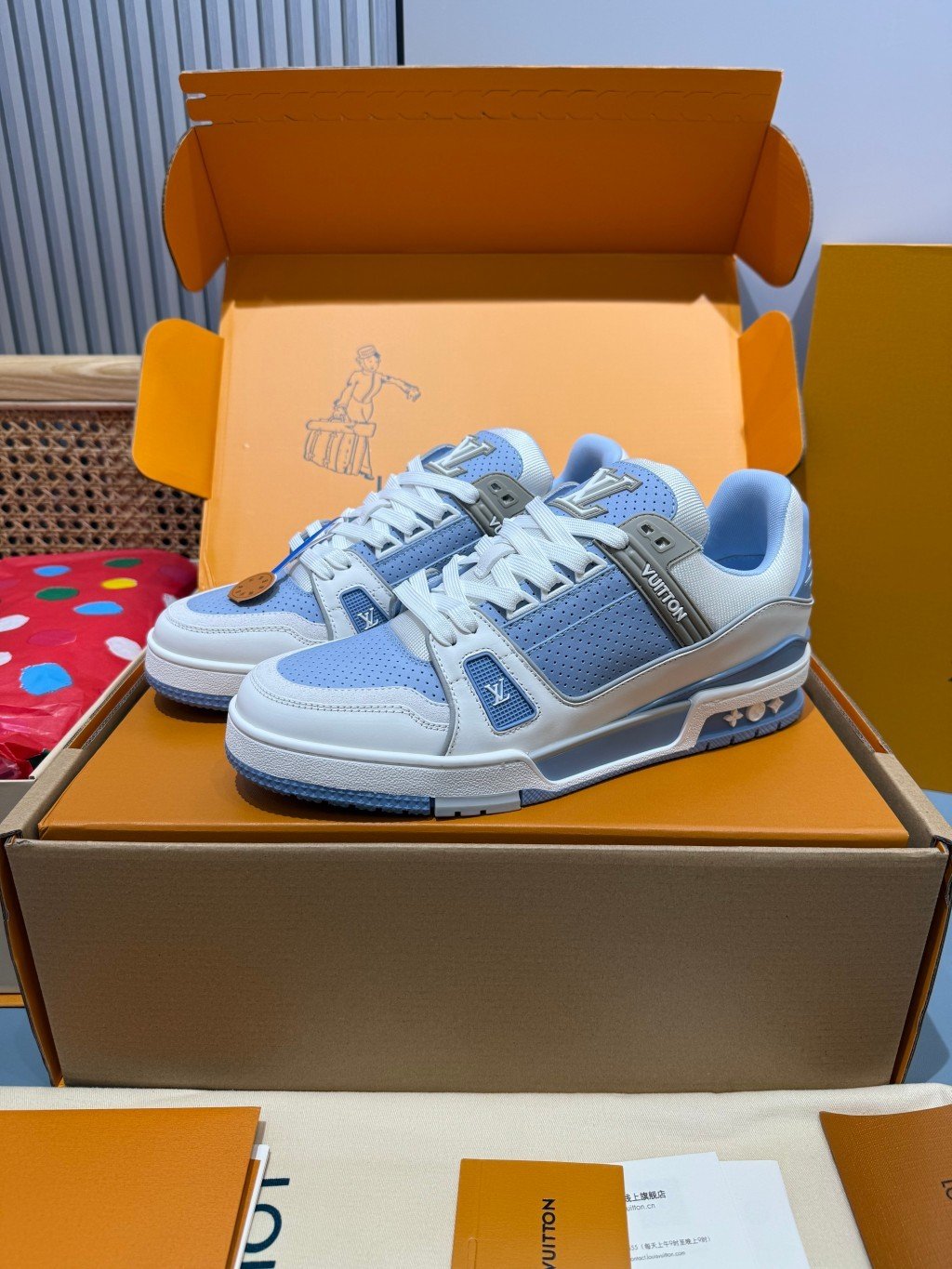 Sneakers Trainer 'Blanc Bleu Pastel' — vue 4