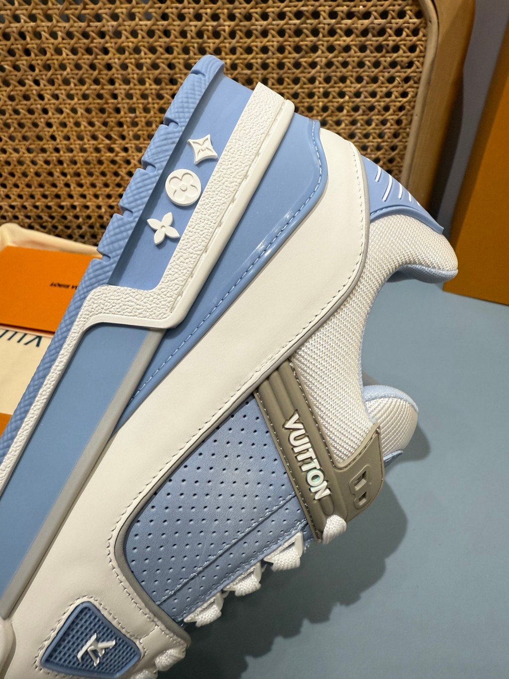 Sneakers Trainer 'Blanc Bleu Pastel' — vue 11