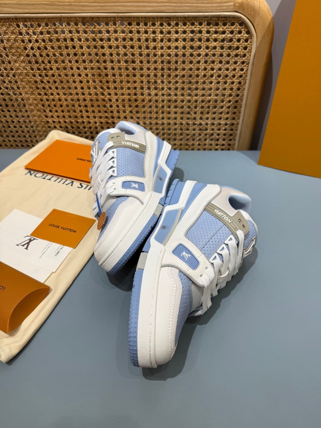 Sneakers Trainer 'Blanc Bleu Pastel' — vue 14