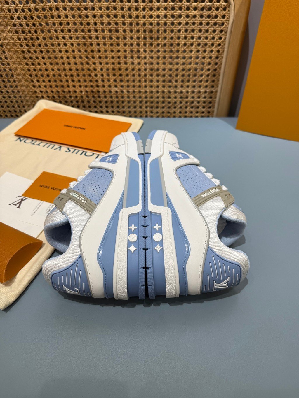 Sneakers Trainer 'Blanc Bleu Pastel' — vue 19