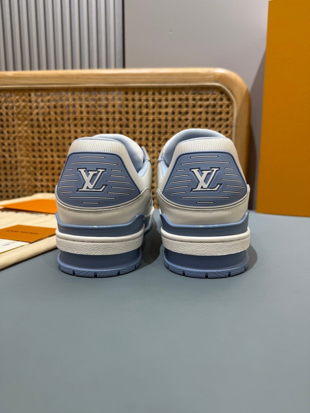 Sneakers Trainer 'Blanc Bleu Pastel' — vue 20