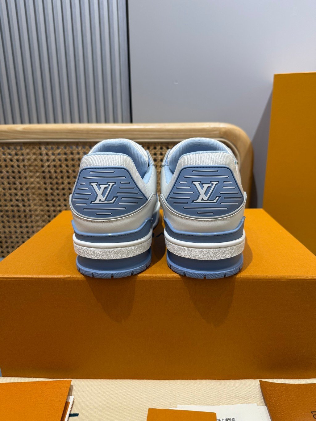 Sneakers Trainer 'Blanc Bleu Pastel' — vue 26