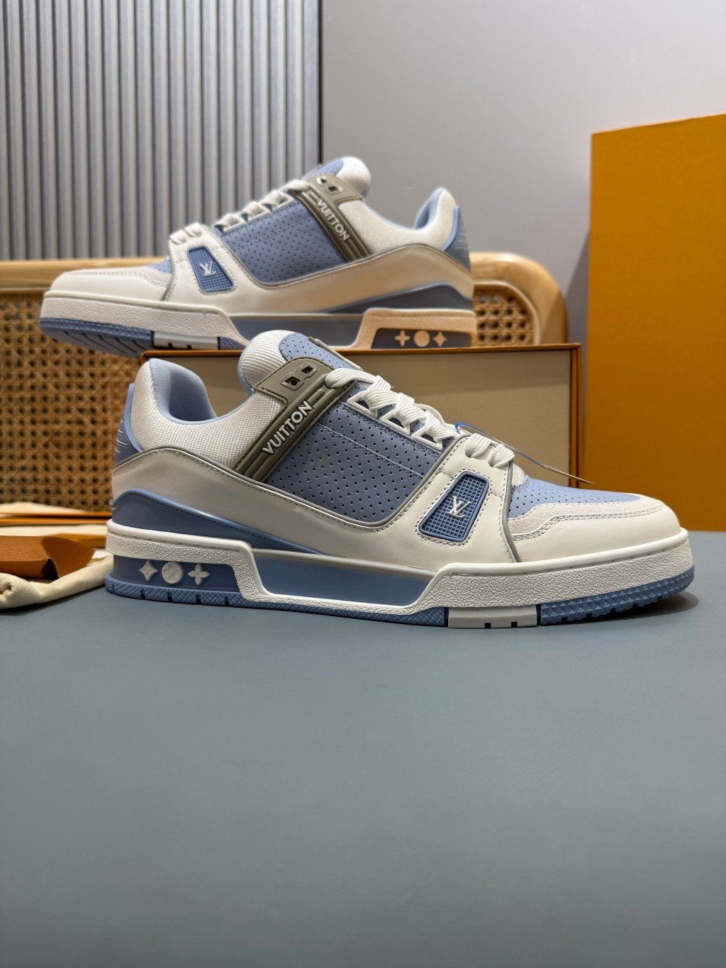 Sneakers Trainer 'Blanc Bleu Pastel' — vue 30