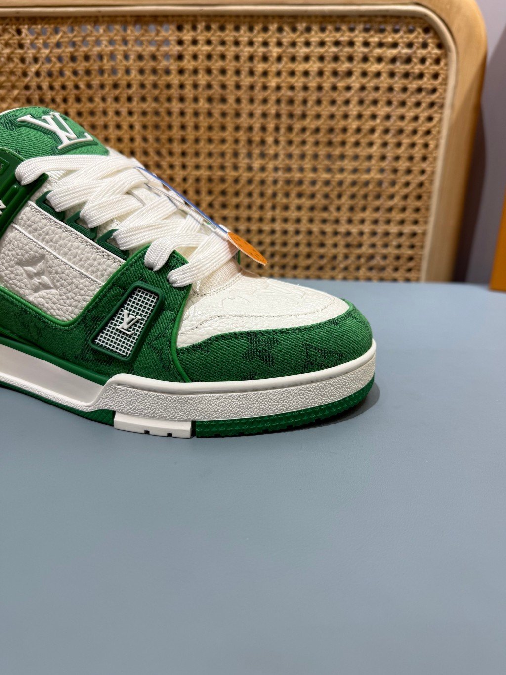 Sneakers Trainer Denim 'Blanc Vert Monogram' — vue 13